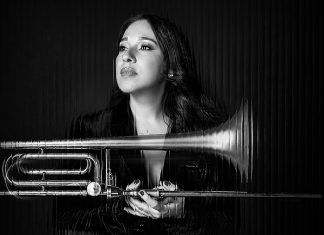En medio de la gira con Karol G, la trombonista venezolana Mayerlin Carrero promociona su nuevo disco solista