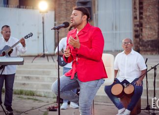 One Voice rinde tributo a Frank Quintero